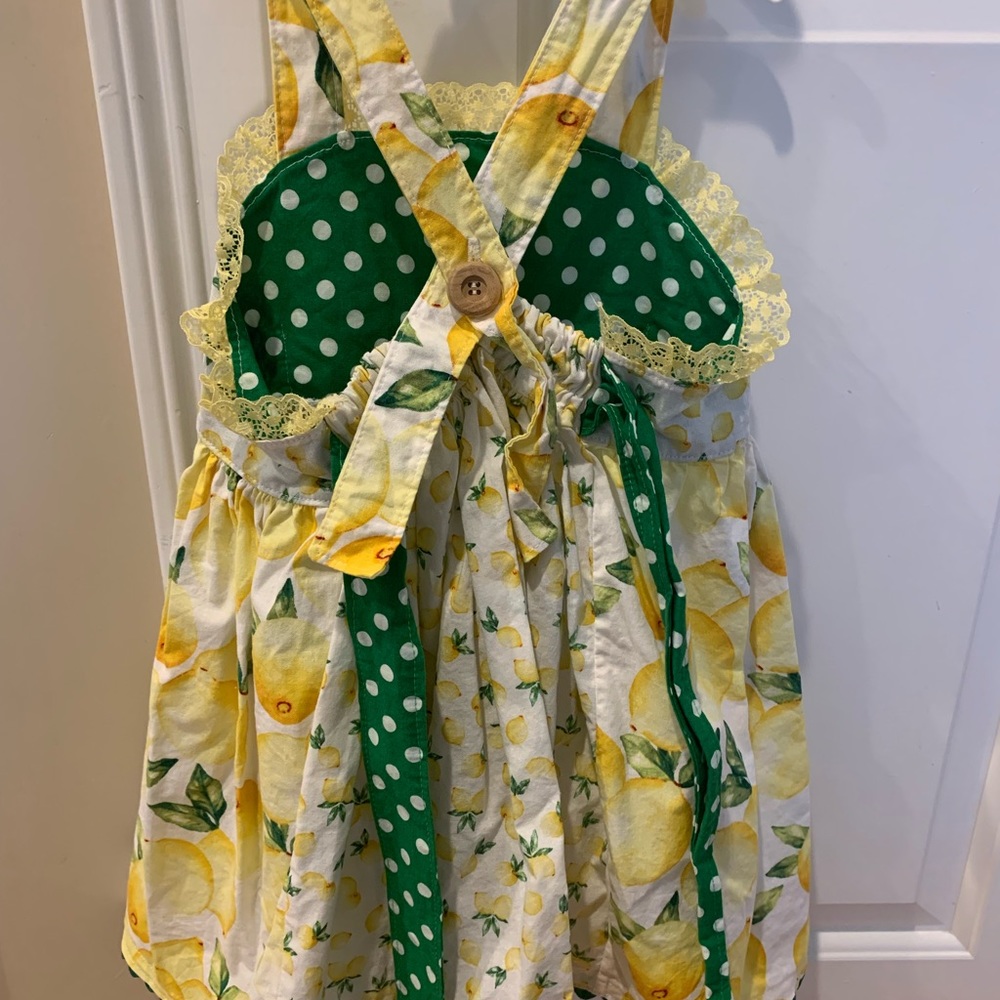 Toddler girls lemon dress. Perfect for a summer party. Size 2-3T